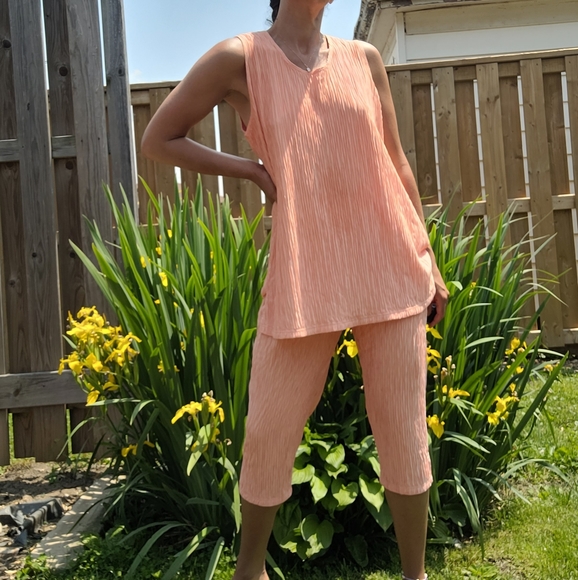 🤩 Vintage peachy orange pant and tank set! - Picture 4 of 8